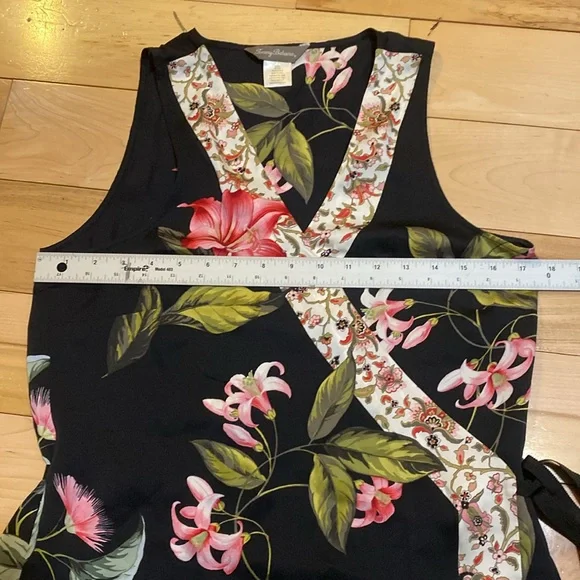 Tommy Bahama Floral Black Sleeveless Wrap Top - Picture 3 of 11